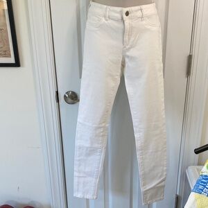 DL1961 White Denim Straight Leg Jeans. Size 26.
